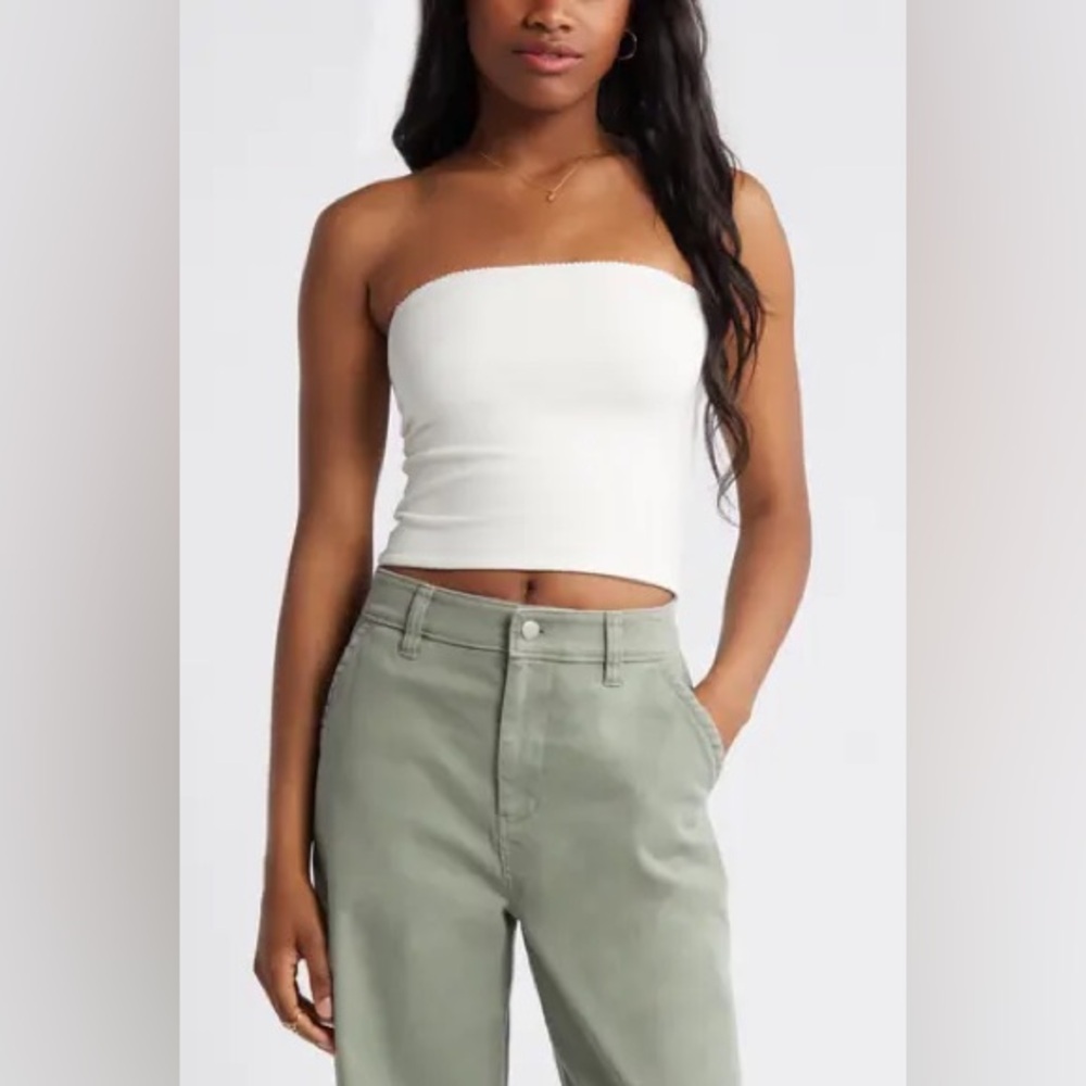 White Strapless Top‎